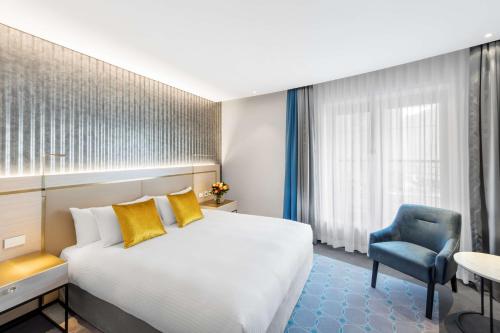 328859670 Radisson Blu Plaza Hotel Sydney