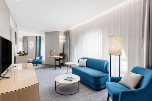 room detail thumbnail 1