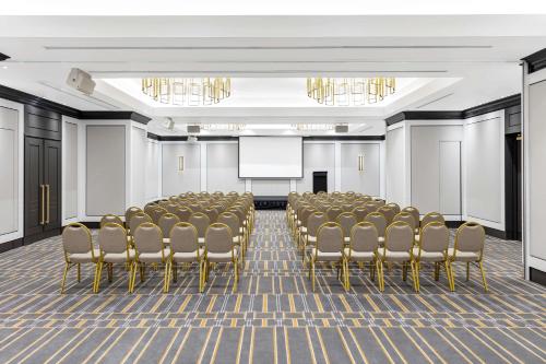 328859694 Radisson Blu Plaza Hotel Sydney