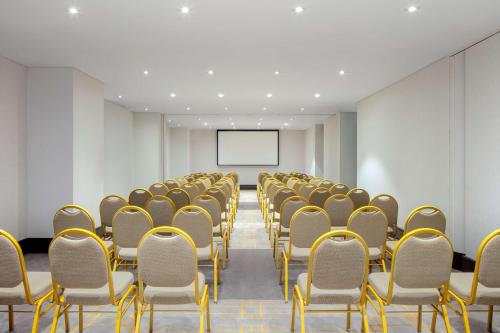 328859716 Radisson Blu Plaza Hotel Sydney