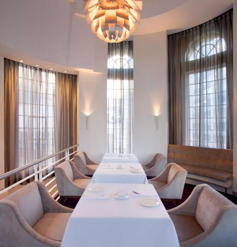 328859838 Radisson Blu Plaza Hotel Sydney