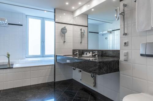 Radisson Blu Hotel Schwarzer Bock Wiesbaden - image 7