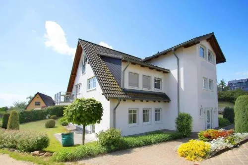Balkon mit traumhaften Meerblick, gratis Nutzung vom AHOI Erlebnisbad und Sauna in Sellin Dünenhaus FeWo05 in Göhren, Deutschland