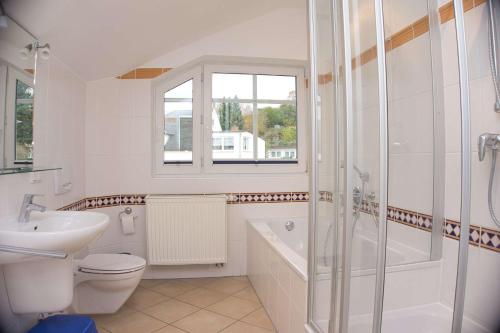 Apartment with Sea View image 10