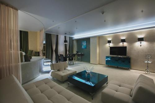 City Hotel