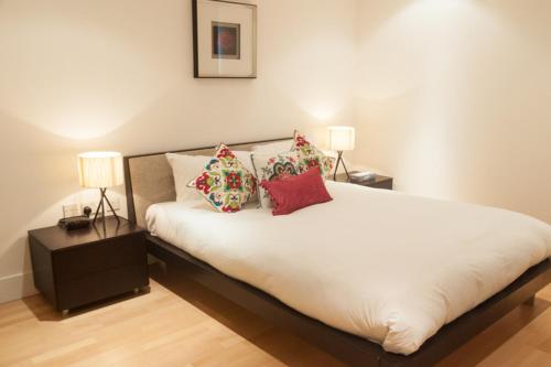 Modern Apartment in Central London By River Thames - image 9