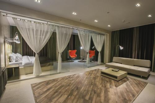 City Hotel