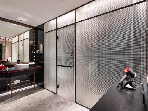 328873466 Radisson RED Hotel Zhuhai Gongbei Port