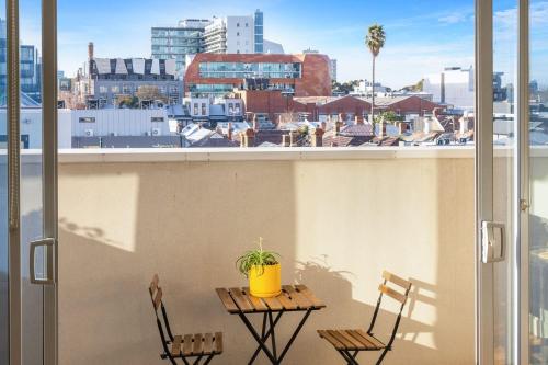 Stunning 2BR Apartment In A Fantastic Location - FAST WIFI & Spacious Living Area