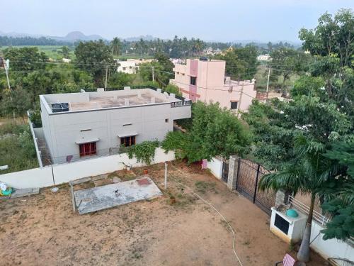 Triple Room with Garden View image 10
