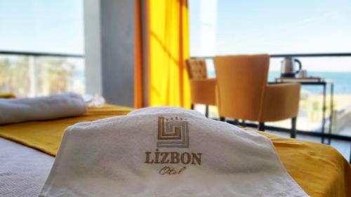 Li̇zbon Hotel - Hôtel - Izmir