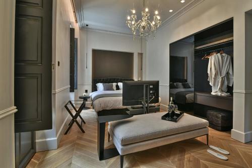 Athens Dom Hotel, Atény