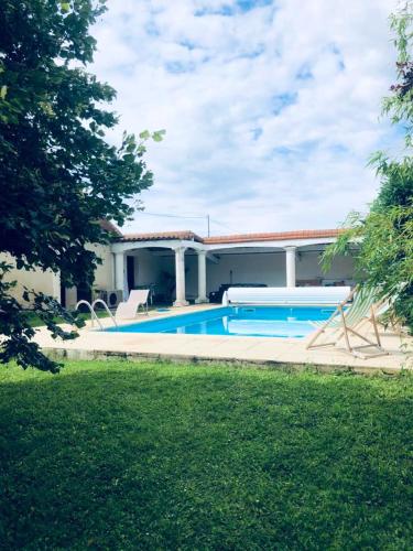 Villa de 3 chambres avec piscine privee sauna et jardin a Argy gîte à louer Bretagne