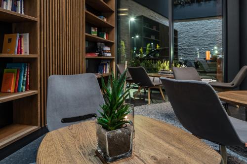 328902241 Augsburg Hotel Sonnenhof