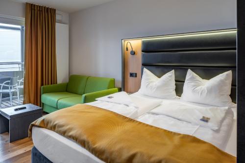 328902304 Augsburg Hotel Sonnenhof
