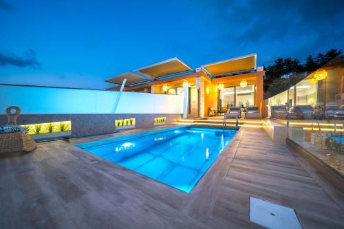 Oleas Luxury Suite Moon & private pool - Adults Only gîte à louer Káto Kalésia