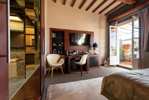 Suite with Terrace image 1