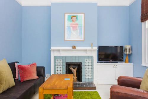 Spacious 3 Bedroom Apartment in South East London