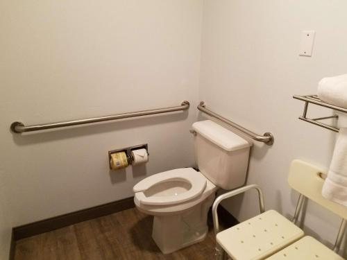 Best Western Sandy Inn - image 2