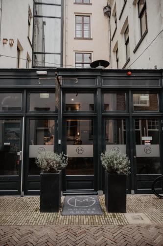 Mother Goose Hotel - image 14