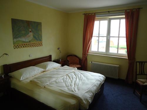 1 queen bed