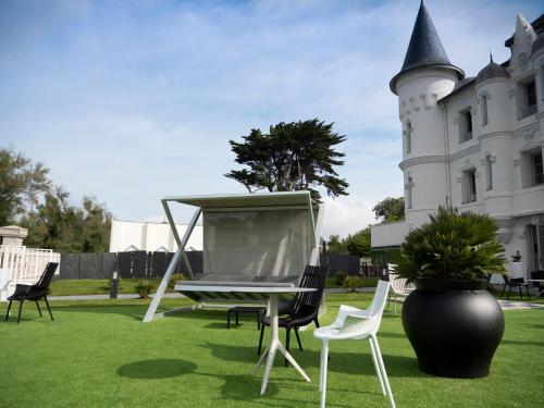 สวน, Hotel Chateau des Tourelles - Relais Thalasso & Spa in พอร์นิเชต์