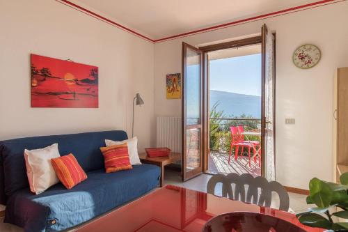 Apartment with Lake View