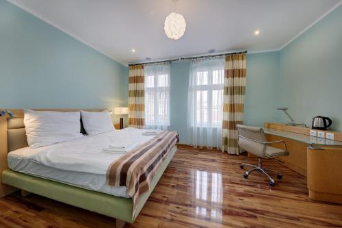 ApartHotel Katowice - Deluxe Rooms with King Beds, City Center, Free Wifi!