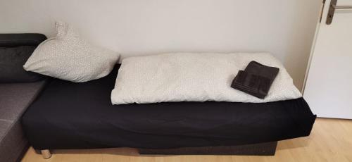 Modern living in a perfect location 2.4km von Karnap entfernt