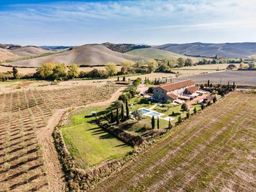 Appartamento in casale con piscina Casa I Pavoni