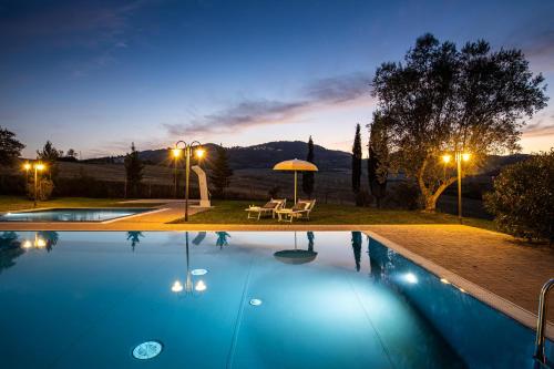 Úszómedence, Appartamento in casale con piscina Casa I Pavoni in Chianni