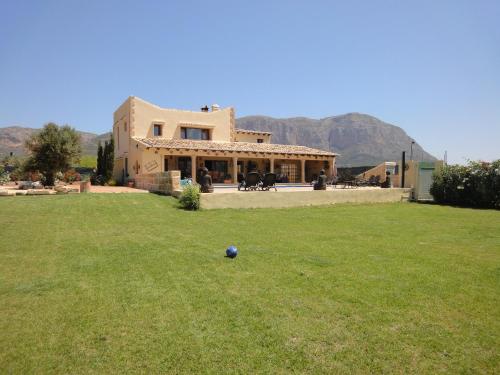  Large 5 bedroom Country Farmhouse in Montgo Park in Jesus Pobre