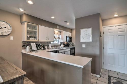 Modern Resort Condo about 3 Mi to Branson Landing in Branson, USA