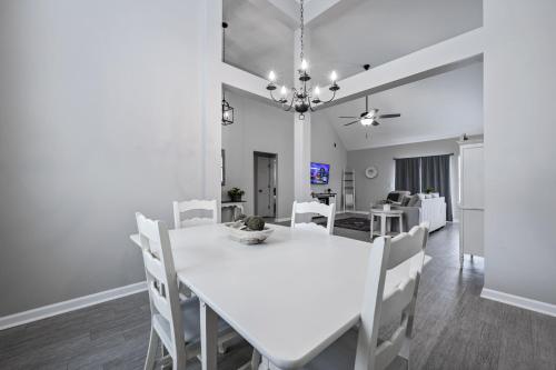 Зручності, Bright Open House Minutes To Downtown Cartersville in Смірна (Джорджія)