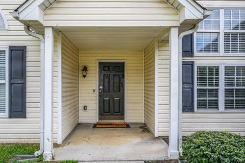 Bright Open House Minutes To Downtown Cartersville in Smyrna (GA)