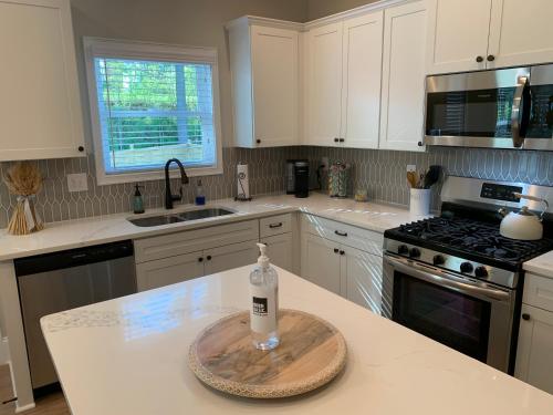 4 Bedroom New Acworth Construction - Fully Equipped Home Away Getaway - image 10