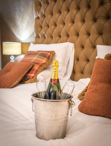 Anchorage Inn - image 2