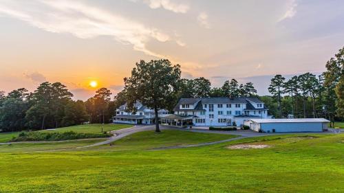. 1913 Badin Inn