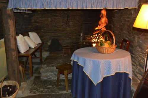 Koplietošanas atpūtas telpa ar TV, A Pena de Augasantas in Oca De Abaixo