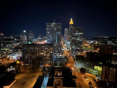 Luxury Penthouse . Downtown . Phenomenal Views