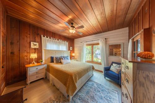 Redwood Hollow Cottages