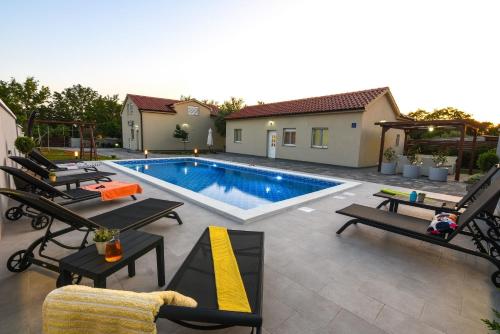 Apartments Gordana Mar - with pool