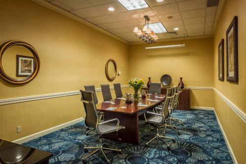 Best Western Plus Strongsville Cleveland in Strongsville, USA