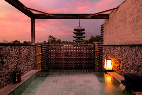 Ryokan Asukasou at the entrancne of Nara park