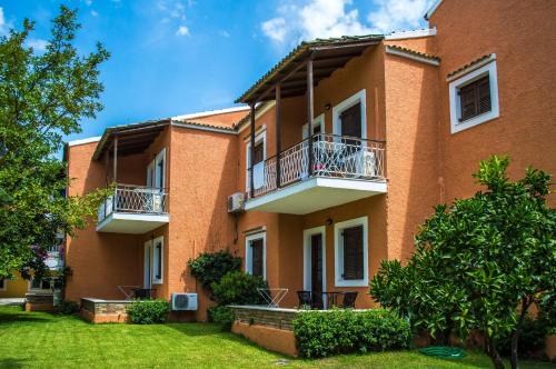 Folies Corfu Town Hotel Apartments - image 2