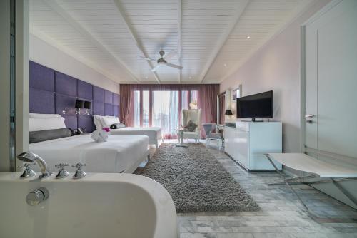 room detail thumbnail 0