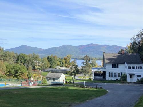 Hill View Motel and Cottages