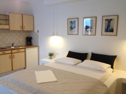 Giannoulis Hotel – Adamantas