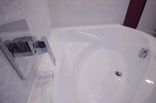 Bathroom, Varfurdo Panzio Gyula in Ovaros