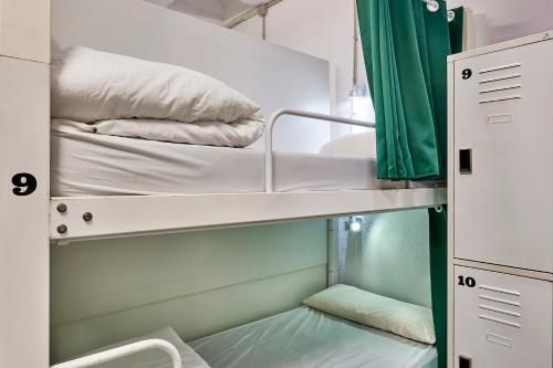 Bed in 11-Bed Mixed Dormitory Room